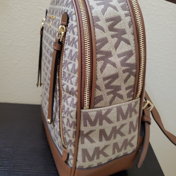 Michael kors Brooklyn Medium Backpack - Picture 8 of 13